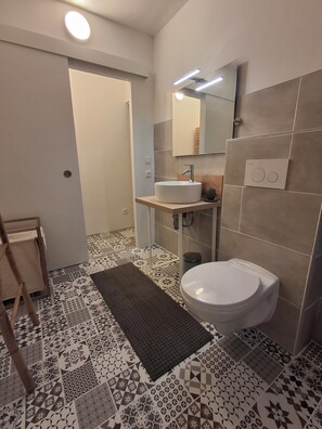 Toallas y papel de baño 