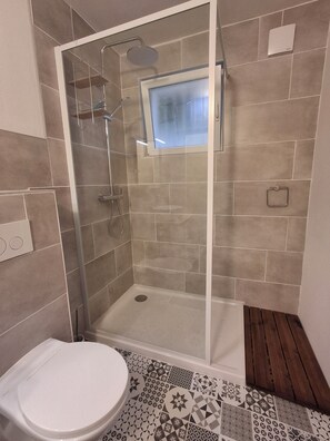 Toallas y papel de baño 