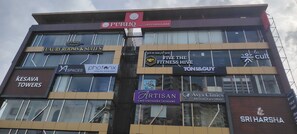 Mặt tiền nơi lưu trú