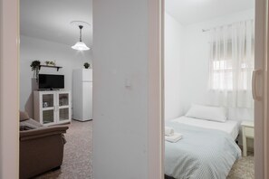 3 makuuhuonetta, silitysrauta/-lauta, Wi-Fi, vuodevaatteet