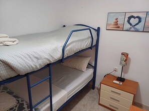 2 bedrooms, WiFi, bed sheets