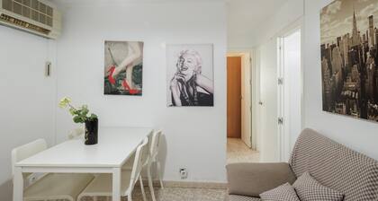 Apartment 'Flat Near Macarena Basilica' with Wi-Fi and Air Conditioning