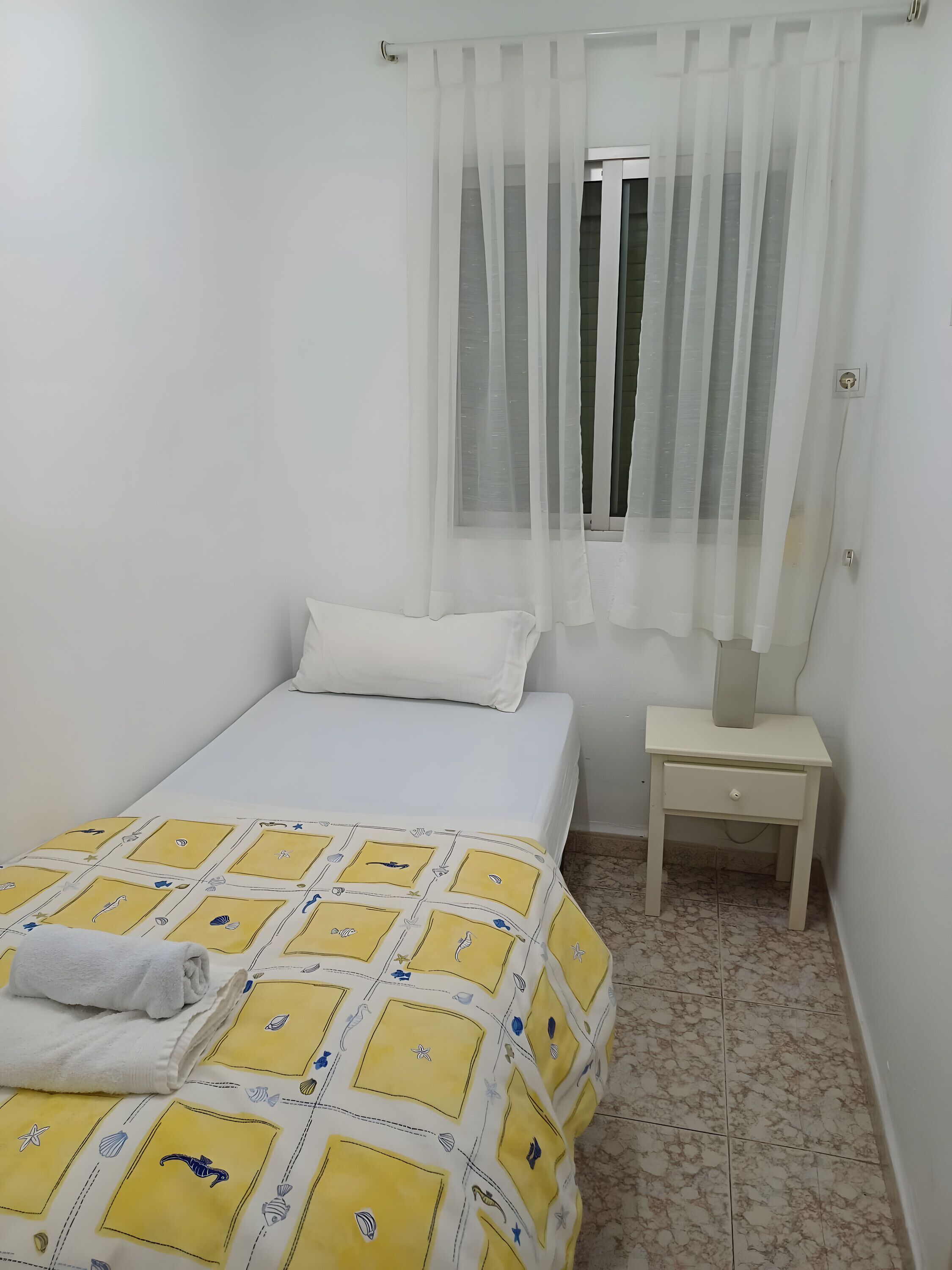 3 slaapkamers, een strijkplank/strijkijzer, wifi, beddengoed