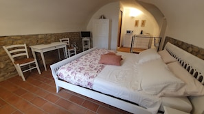 1 camera, Wi-Fi gratuito, lenzuola