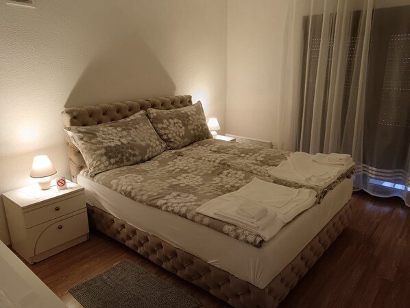 3 bedrooms, WiFi, bed sheets
