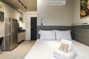 Studio | Blackout drapes, iron/ironing board, free WiFi - ON Brooklin (Sao Paulo)