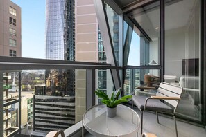 Property grounds - Executive Luxury Westside Place, Gym, Heated Pool (Melbourne)