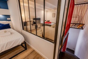 1 chambre, fer et planche à repasser, Wi-Fi, draps fournis