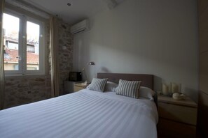 1 chambre, fer et planche à repasser, lit parapluie, Wi-Fi