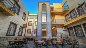 Courtyard - Hotel Bankir Khiva (Khiva)