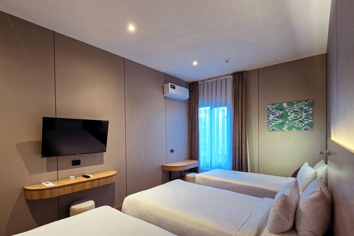 Superior-Dreibettzimmer, Blick auf den Innenhof