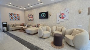 Lobby sitting area - Hotel Bankir Khiva (Khiva)