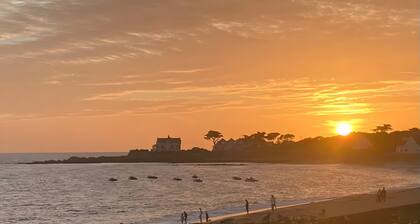 Holiday Home 'Villa Timao Plage' with Sea View, Private Terrace and Wi-Fi