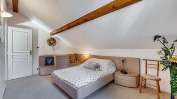4 chambres, fer et planche à repasser, Wi-Fi, draps fournis