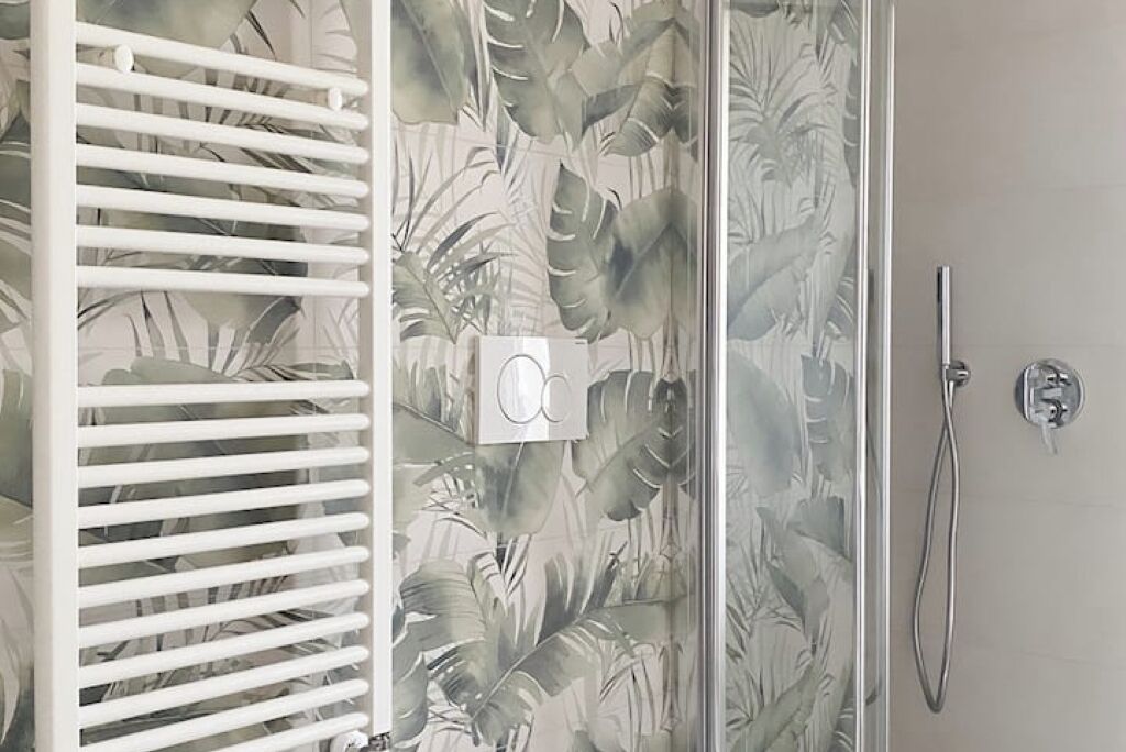 Dusche, Haartrockner, Bidet, Handtücher