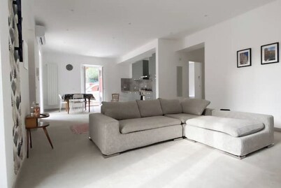 [The Little Red House] Quiet chalet