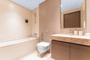 Luxury Apartment, 2 Bedrooms, Non Smoking, Sea View | Bathroom