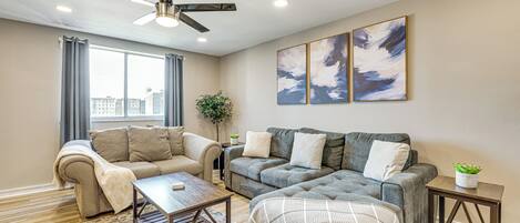 Apartment (2 Bedrooms) | Front of property