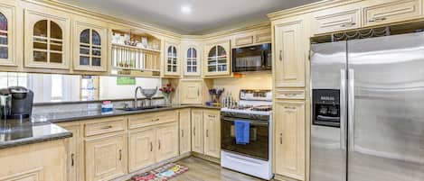 House (3 Bedrooms) | Interior
