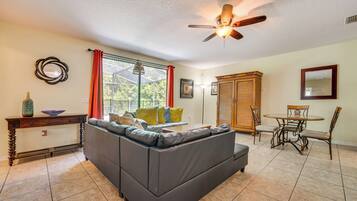 House (6 Bedrooms) | Interior