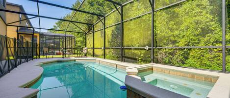 House (6 Bedrooms) | Front of property