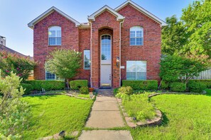 House (3 Bedrooms) | Interior - DFW Sports Hub: Home w/ Pool & Hot Tub in Frisco! (Frisco)