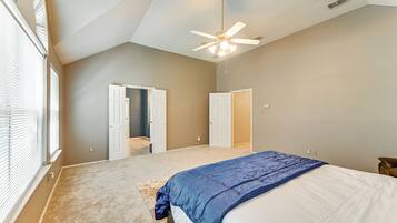 ํ์ฐ์ค (3 Bedrooms) | ๋ด๋ถ