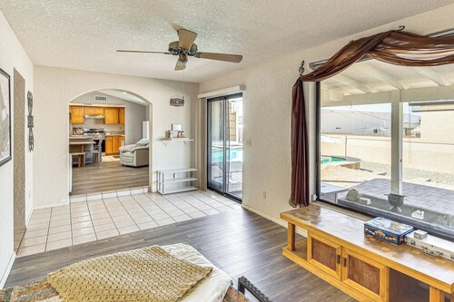 4 Mi to Beach & Boat Ramp: Lake Havasu City Abode!