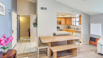 House (2 Bedrooms) | Interior