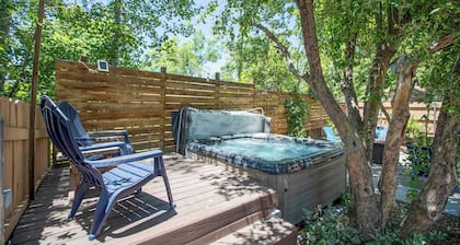 Home w/ Hot Tub, Steps to Dtwn Flagstaff & Nau!
