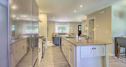 Home w/ Hot Tub, Steps to Dtwn Flagstaff & Nau!