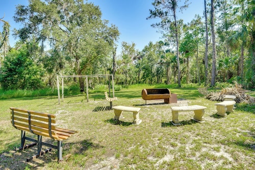 Private 3-acre Retreat w/ Game Room in Bunnell!