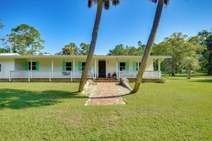 House (4 Bedrooms) | Interior - Private 3-acre Retreat w/ Game Room in Bunnell! (Bunnell)