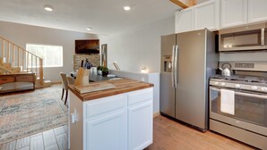 Unclassified image, 2 of 23, button - Walk to NAU & Dtwn Flagstaff: Studio w/ Balcony! (Flagstaff)