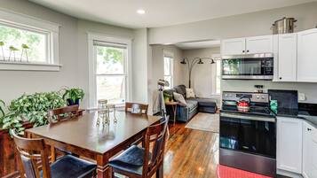 House (2 Bedrooms) | Interior