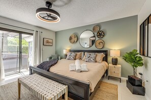 Interior - Hot Tub & Movie Theater: Family Oasis in Kissimmee (Kissimmee)