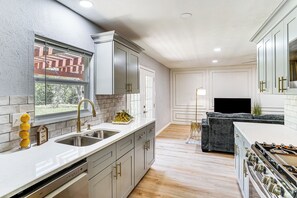 House (3 Bedrooms) | Interior - Family Home in Ft Worth Suburbs Near Benbrook Lake (Crowley)