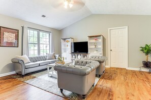 House (4 Bedrooms) | Interior
