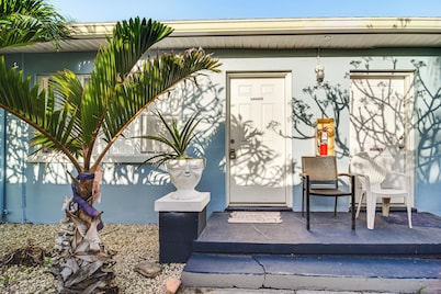 7 Mi to Dtwn: Cozy Studio in St Pete Beach!