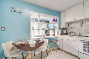 Apartment (1 Bedroom) | Interior - Central Location! Walkable Studio in St Pete Beach (St. Pete Beach)