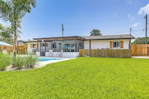 House (3 Bedrooms) | Interior - Swim, Game & Bbq: Family Retreat in Stuart (Stuart)