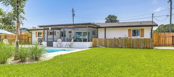 Swim, Game & Bbq: Family Retreat in Stuart