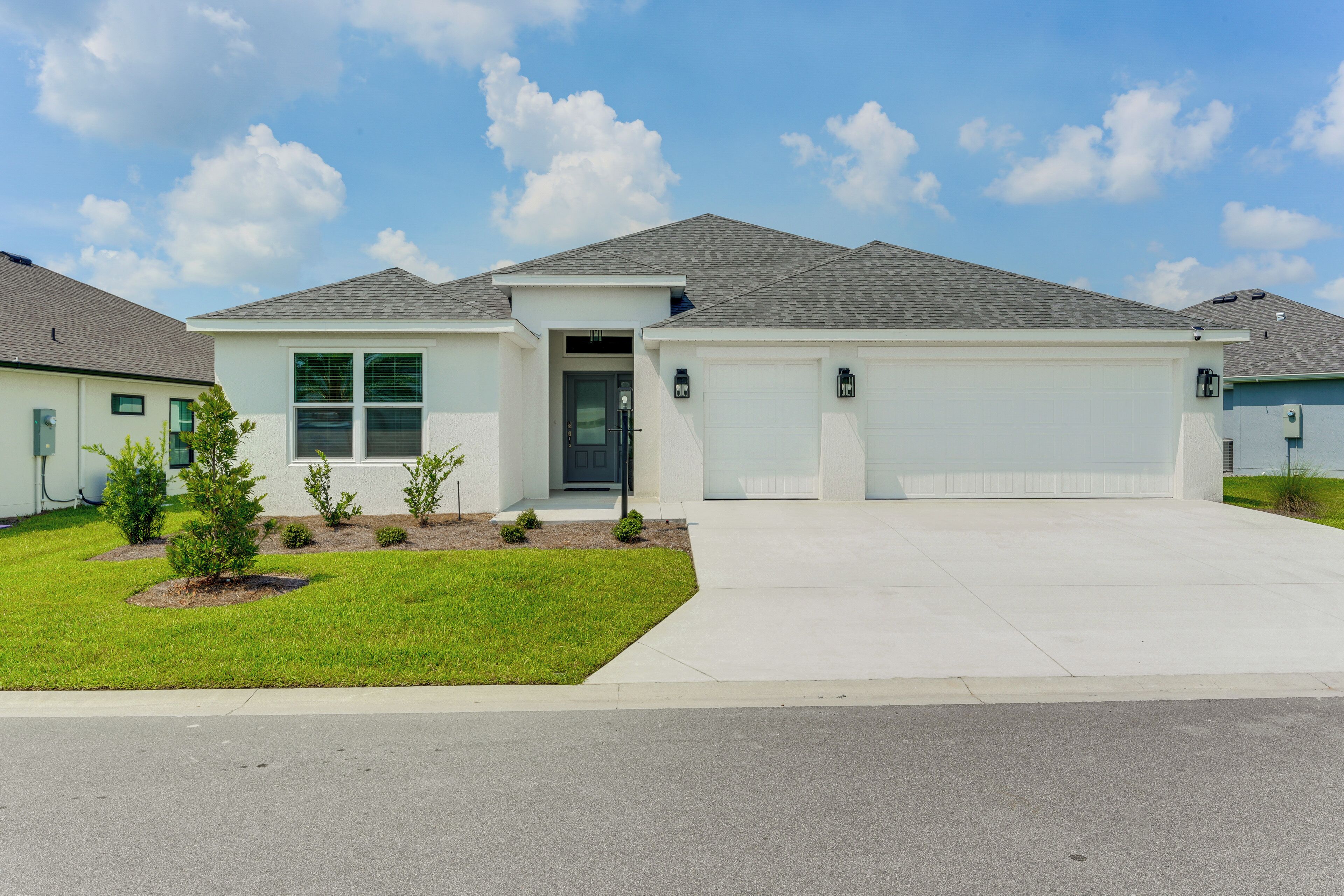 House (3 Bedrooms) | Front of property