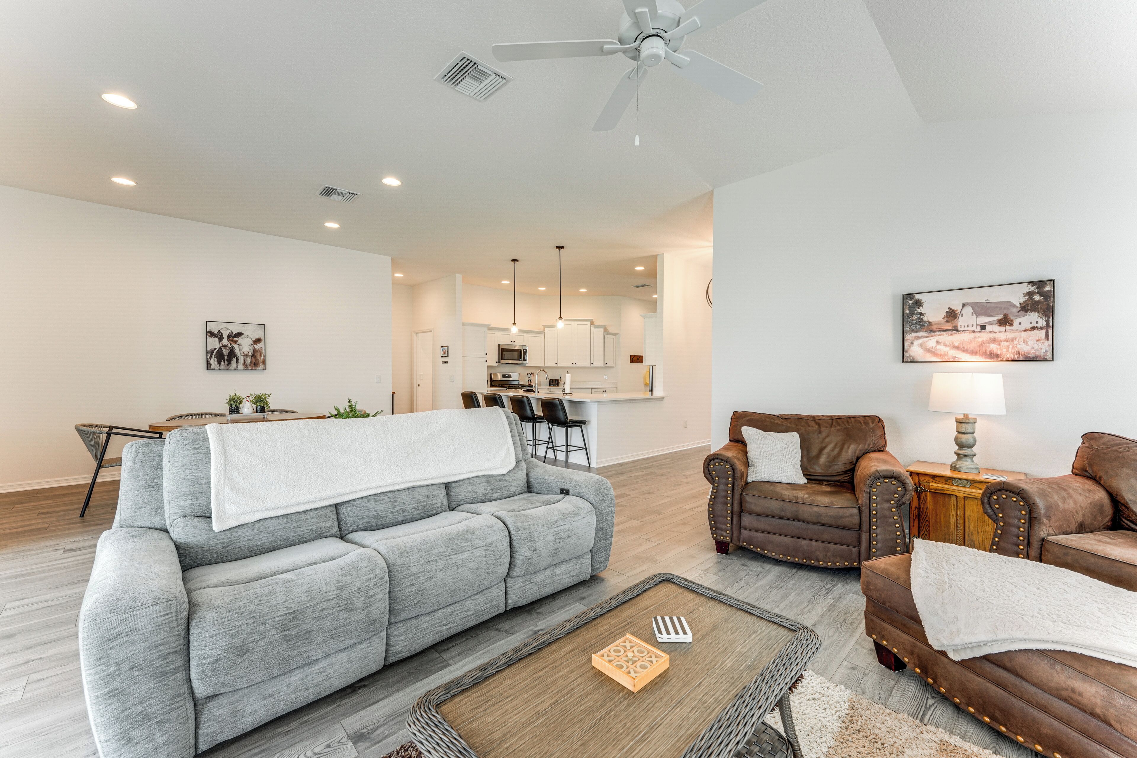 House (3 Bedrooms) | Interior