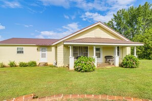 House (2 Bedrooms) | Interior - BBQ Ready: Delta Country Home on 30 Acres (Delta)