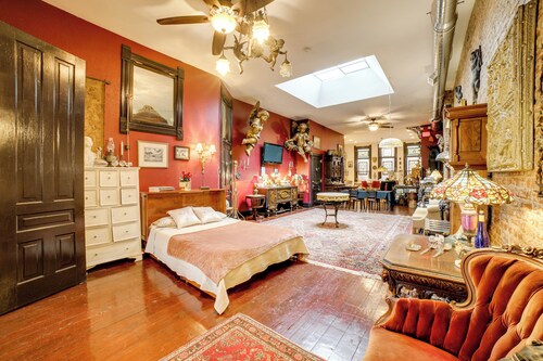 Vintage Studio in Historic Dtwn La Porte!