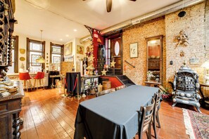 Apartment (0 Bedroom) | Interior