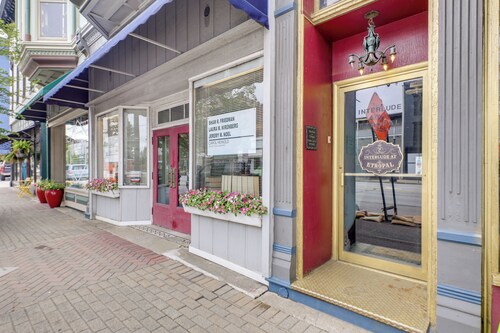 Vintage Studio in Historic Dtwn La Porte!