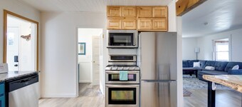 Walk to Shore: Rockaway Beach Retreat w/ Hot Tub!