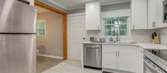 Modern Home w/ Yard Near ATL Attractions!